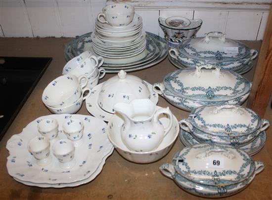 Victorian bone China breakfast set, 9 dinner set and a Villeroy & Boch bulb pot